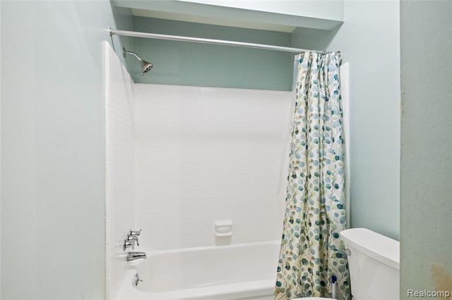 635 E Fox Hills Drive 41, Bloomfield Hills, MI 48304