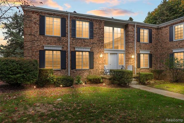 635 E Fox Hills Drive 41, Bloomfield Hills, MI 48304