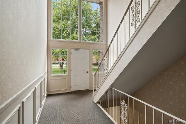 635 E Fox Hills Drive 41, Bloomfield Hills, MI 48304