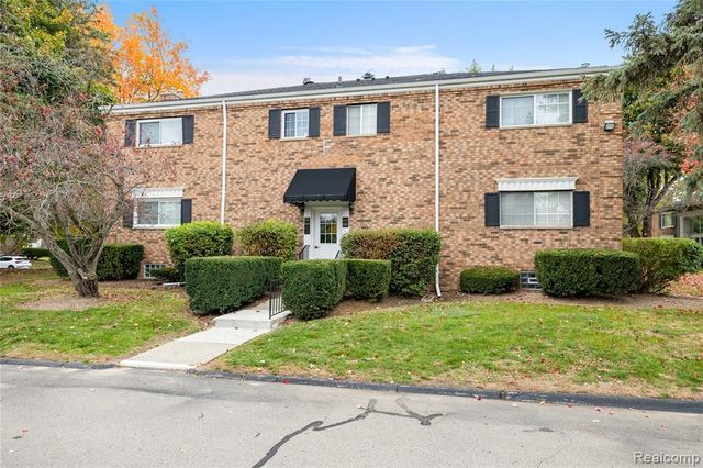 635 E Fox Hills Drive 41, Bloomfield Hills, MI 48304
