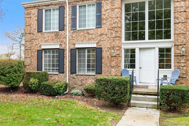 635 E Fox Hills Drive 41, Bloomfield Hills, MI 48304