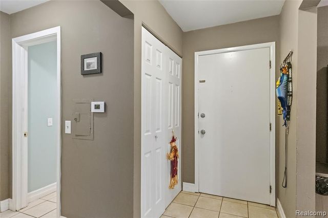 635 E Fox Hills Drive 41, Bloomfield Hills, MI 48304