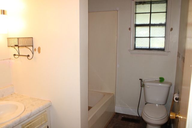 1000 Broadway Street, Yellville, AR 72687