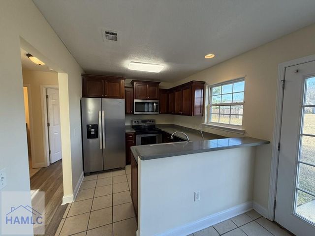 119 Thornbrush Court NE, Ludowici, GA 31316