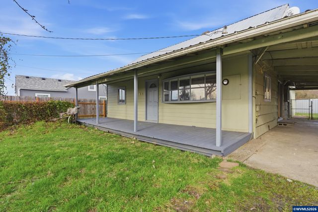 2375 Porter St, Lebanon, OR 97355