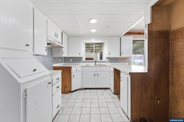 2375 Porter St, Lebanon, OR 97355