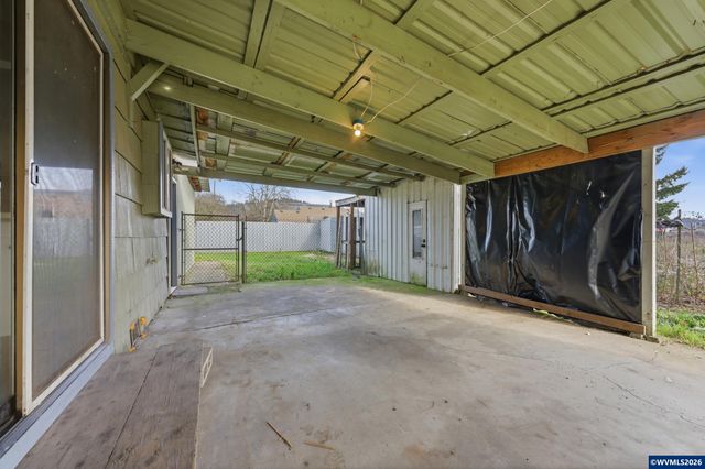 2375 Porter St, Lebanon, OR 97355