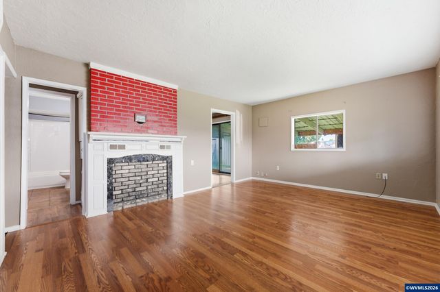 2375 Porter St, Lebanon, OR 97355