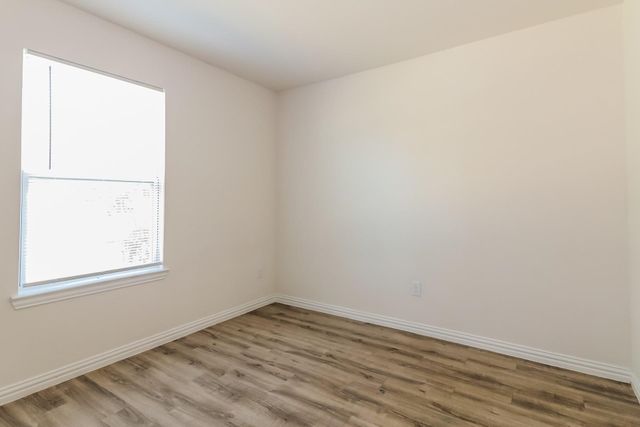 1120 W Owing Street, Denison, TX 75020
