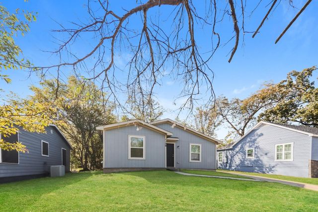 1120 W Owing Street, Denison, TX 75020