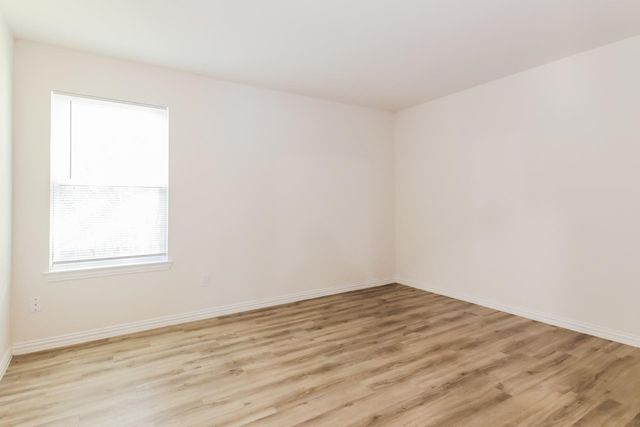 1120 W Owing Street, Denison, TX 75020