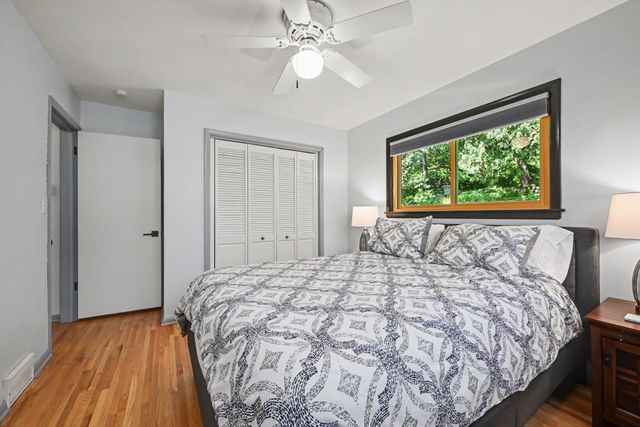 885 Old Lexington Avenue, Saint Paul, MN 55116