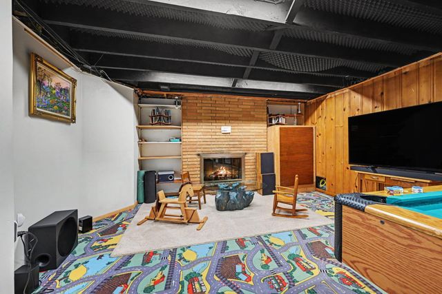 885 Old Lexington Avenue, Saint Paul, MN 55116