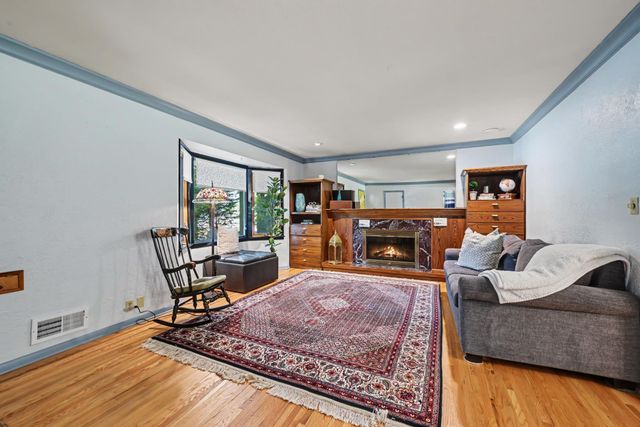 885 Old Lexington Avenue, Saint Paul, MN 55116