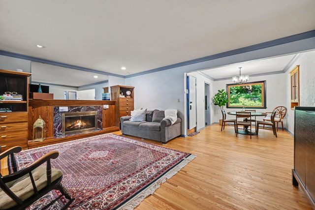 885 Old Lexington Avenue, Saint Paul, MN 55116
