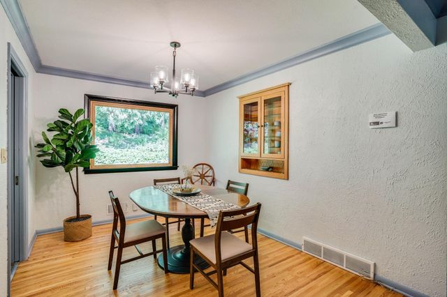 885 Old Lexington Avenue, Saint Paul, MN 55116