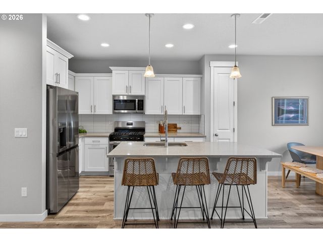 11715 Se DOG MOUNTAIN Ter, Happy Valley, OR 97086