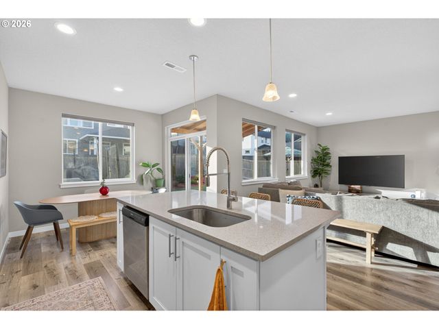 11715 Se DOG MOUNTAIN Ter, Happy Valley, OR 97086