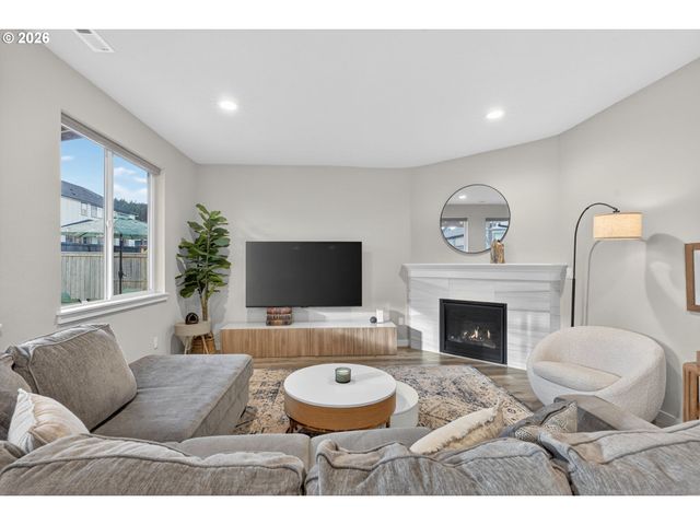 11715 Se DOG MOUNTAIN Ter, Happy Valley, OR 97086