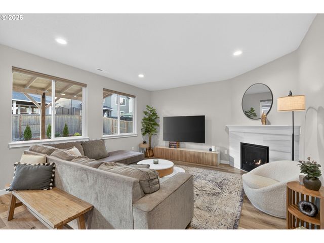 11715 Se DOG MOUNTAIN Ter, Happy Valley, OR 97086