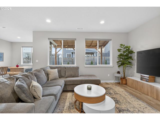 11715 Se DOG MOUNTAIN Ter, Happy Valley, OR 97086