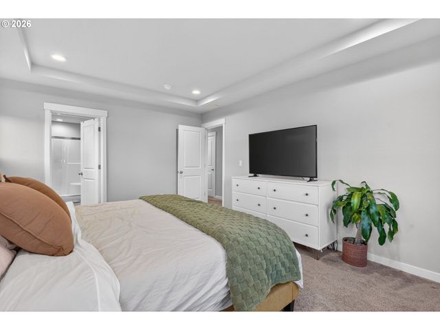 11715 Se DOG MOUNTAIN Ter, Happy Valley, OR 97086