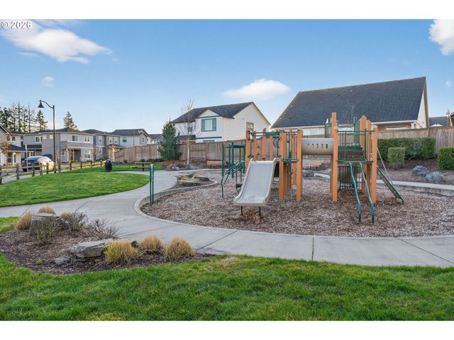 11715 Se DOG MOUNTAIN Ter, Happy Valley, OR 97086