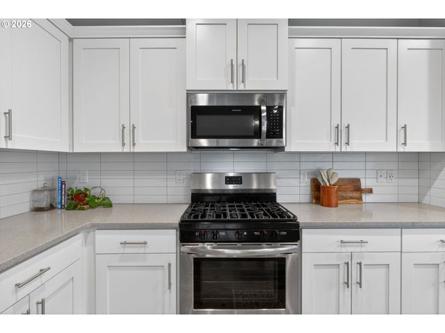 11715 Se DOG MOUNTAIN Ter, Happy Valley, OR 97086