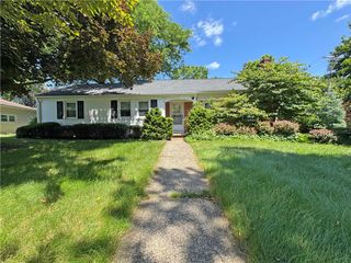10 Danbury Circle North, Brighton, NY 14618