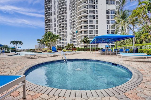 19101 NE 36th Ct 902, Aventura, FL 33180