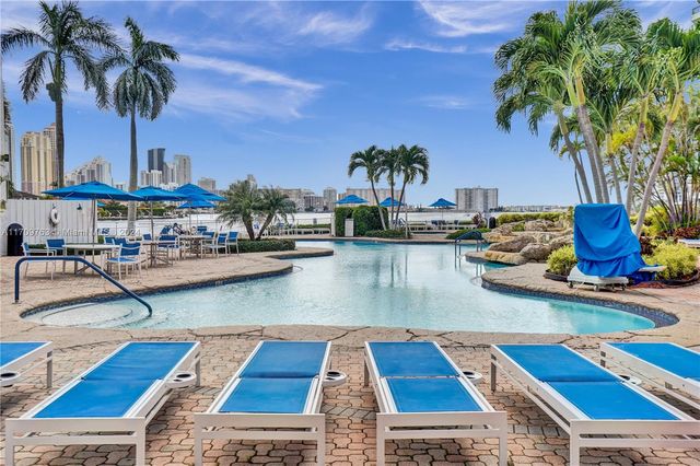 19101 NE 36th Ct 902, Aventura, FL 33180