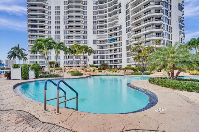 19101 NE 36th Ct 902, Aventura, FL 33180