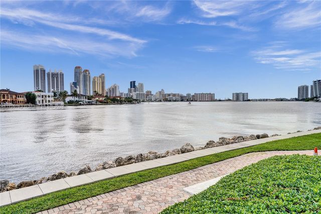 19101 NE 36th Ct 902, Aventura, FL 33180