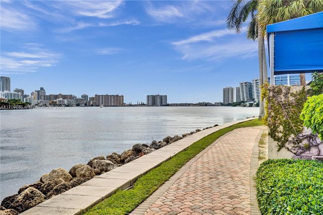 19101 NE 36th Ct 902, Aventura, FL 33180