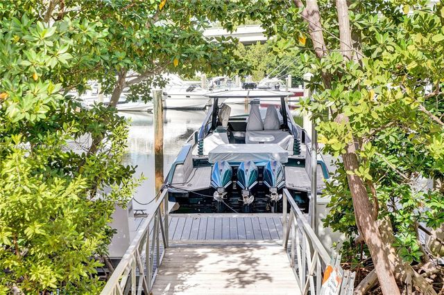 19101 NE 36th Ct 902, Aventura, FL 33180