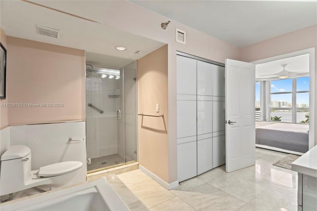 19101 NE 36th Ct 902, Aventura, FL 33180