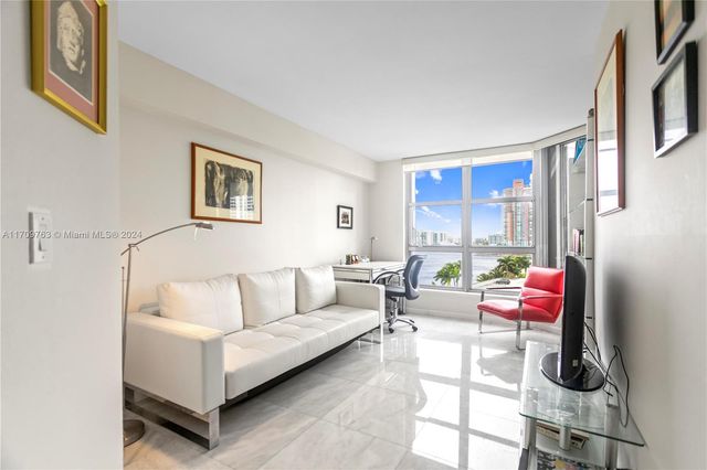 19101 NE 36th Ct 902, Aventura, FL 33180