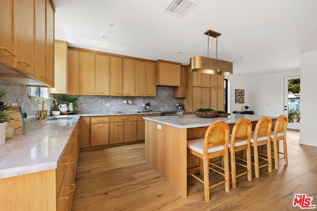 4323 Beethoven Street, Los Angeles, CA 90066