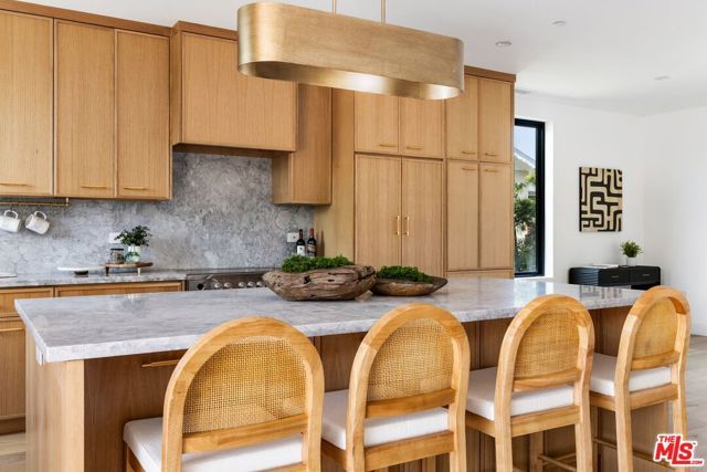 4323 Beethoven Street, Los Angeles, CA 90066