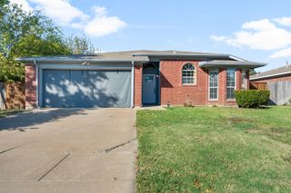 807 Havenbrook Drive, Arlington, TX 76001