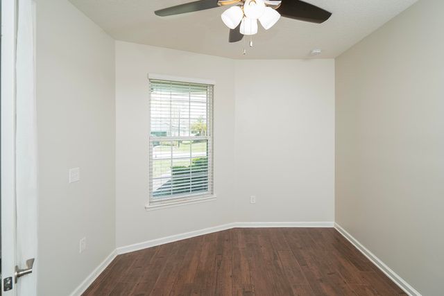 494 Aventurine Ave, St Augustine, FL 32086