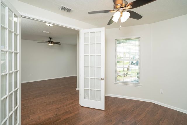 494 Aventurine Ave, St Augustine, FL 32086