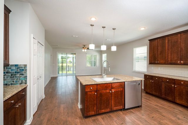 494 Aventurine Ave, St Augustine, FL 32086