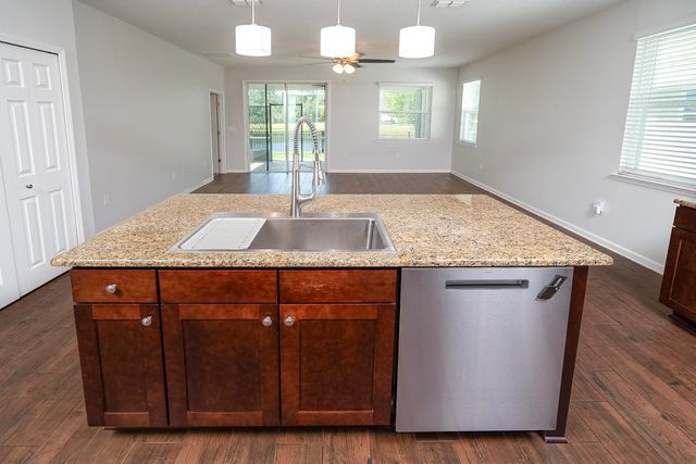 494 Aventurine Ave, St Augustine, FL 32086