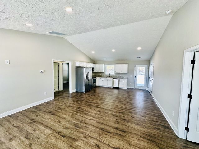 111 W End Ave, Shelbyville, TN 37160