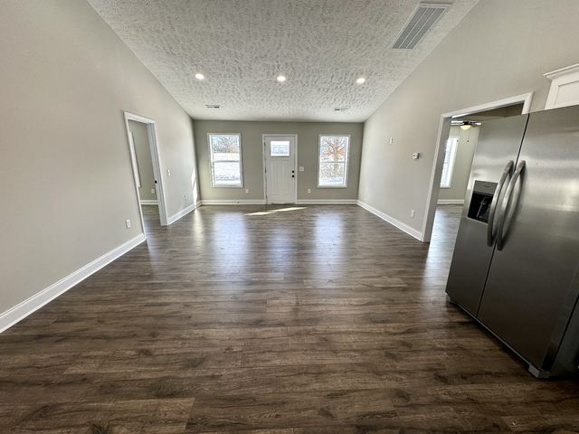 111 W End Ave, Shelbyville, TN 37160