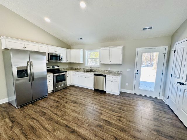 111 W End Ave, Shelbyville, TN 37160