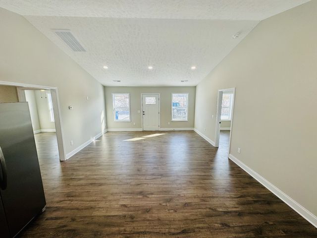 111 W End Ave, Shelbyville, TN 37160