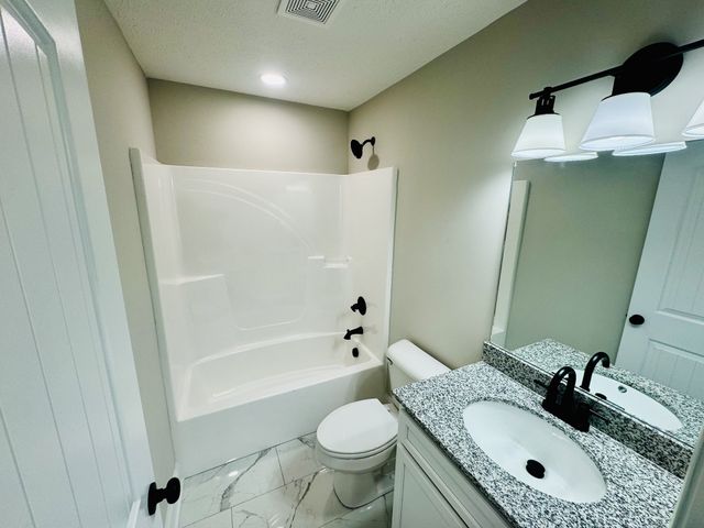 111 W End Ave, Shelbyville, TN 37160