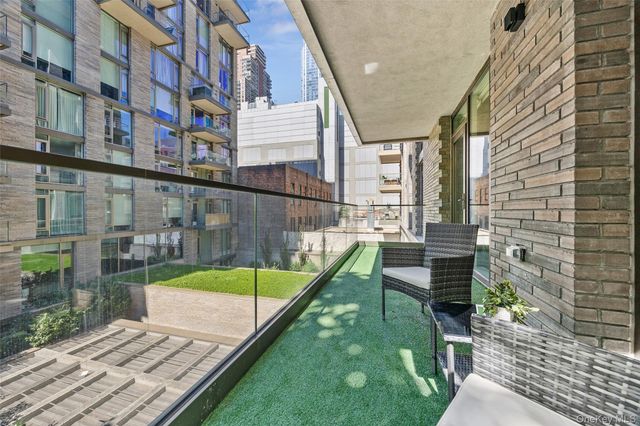 505 W 43rd Street 3E, New York (manhattan), NY 10036